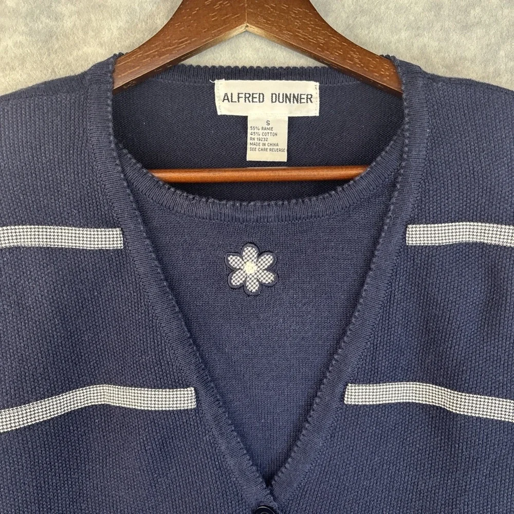 Vintage 90s‎ White Navy Embroidered Floral Faux Sweater Set Top S Dunner Stunner